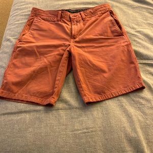 Men’s banana republic salmon color shorts (29 waist)
